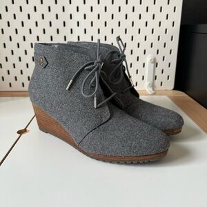 Dr. Scholl’s Gray Wedge Ankle Boots